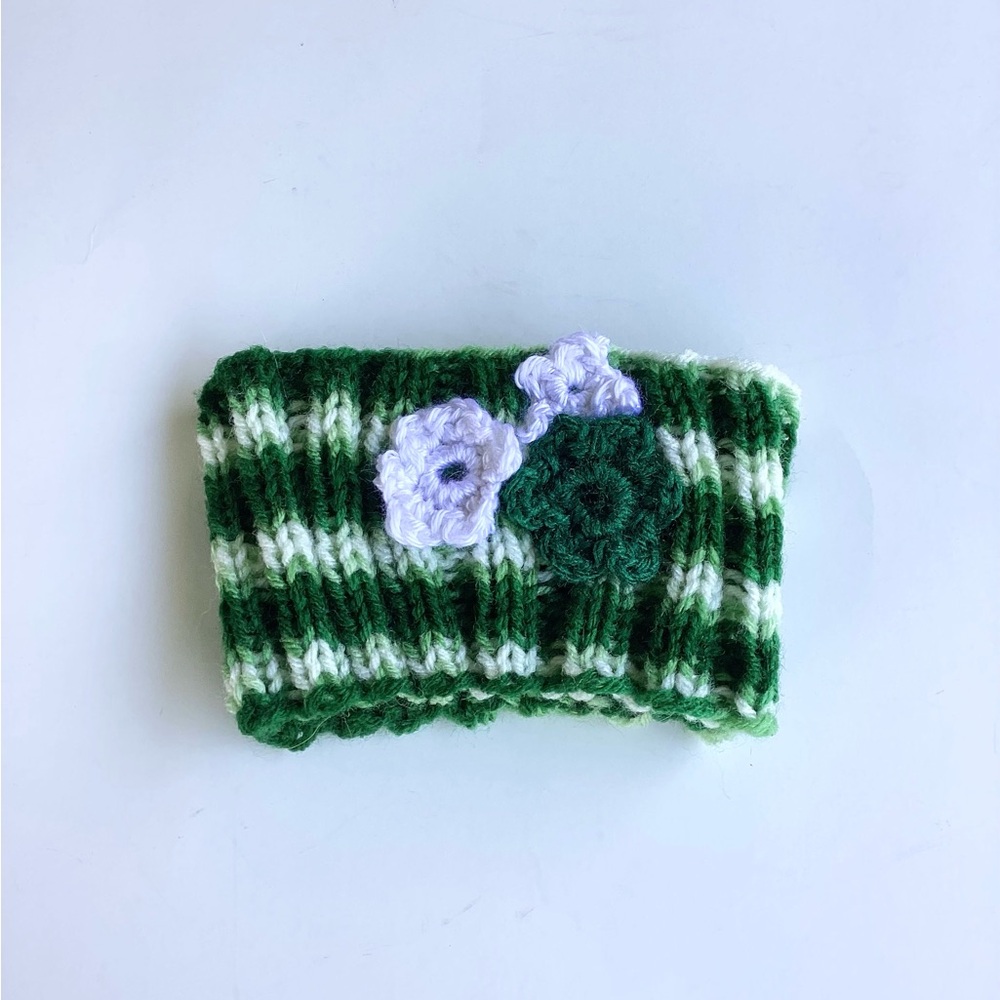 Dog Collar Cover Hand Crafted Green White Holiday Knit - Picture 5 of 10
